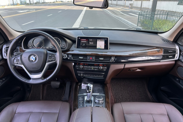 宝马X5(进口) 2018款 xDrive28i中控内饰7012