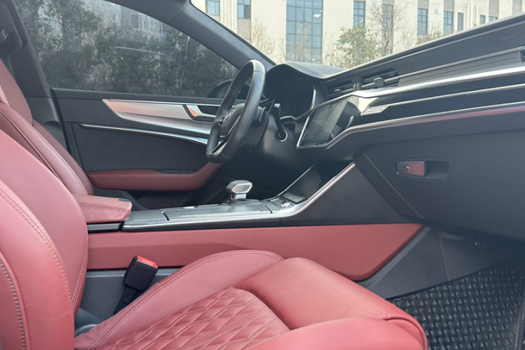 奥迪A7L 2024款 45 TFSI quattro S-line 黑武士版中控内饰7006