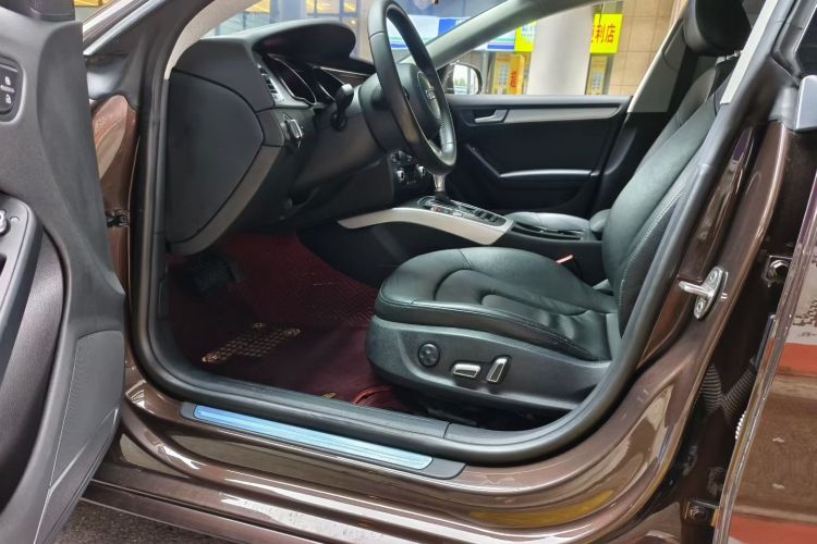 奥迪A5 2016款 Sportback 45 TFSI中控内饰7002