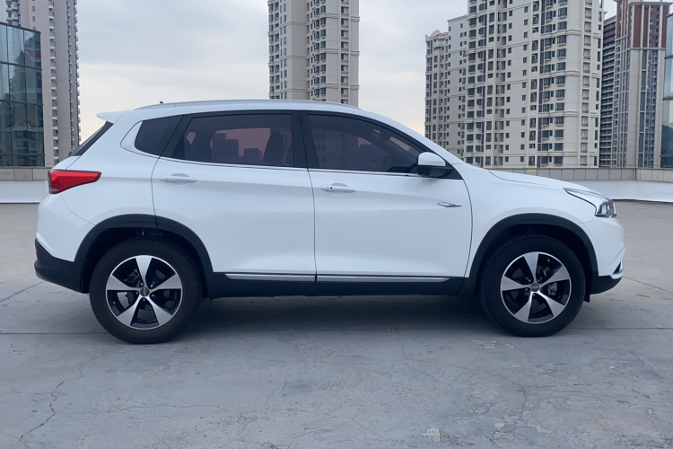 奇瑞 瑞虎7 2016款 2.0L CVT耀臻版车身外观6003