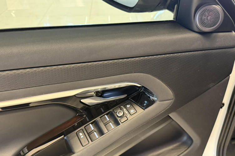 路虎 揽胜极光 2021款 极光L 249PS R-Dynamic S 性能版中控内饰7002