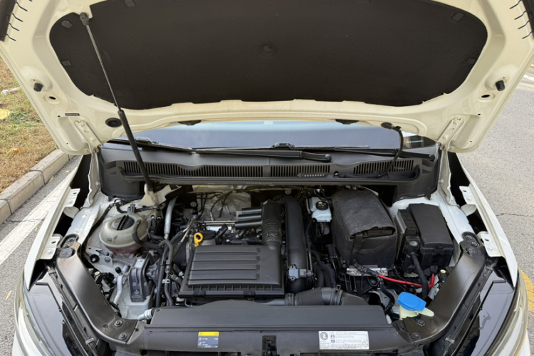 大众 2018款 途安L 280TSI DSG舒适版 7座 国V中控内饰7001