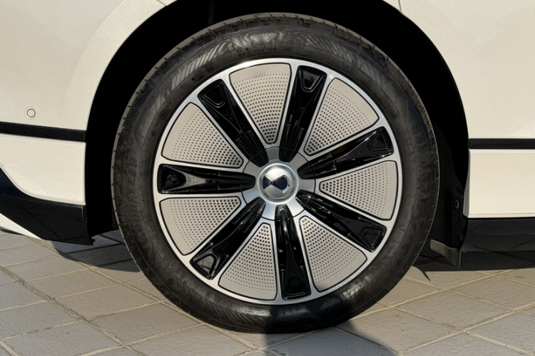 腾势Z9GT 2024款 1100四驱Max版车身外观6009