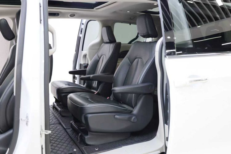 克莱斯勒 大捷龙(进口) 2017款 3.6L 尊享版中控内饰7007