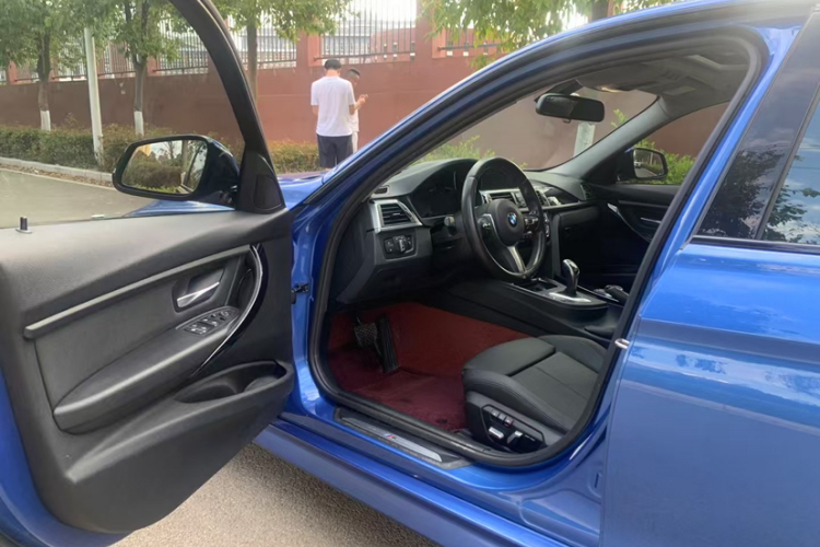 宝马3系 2018款 320Li 领先型M运动套装中控内饰7006