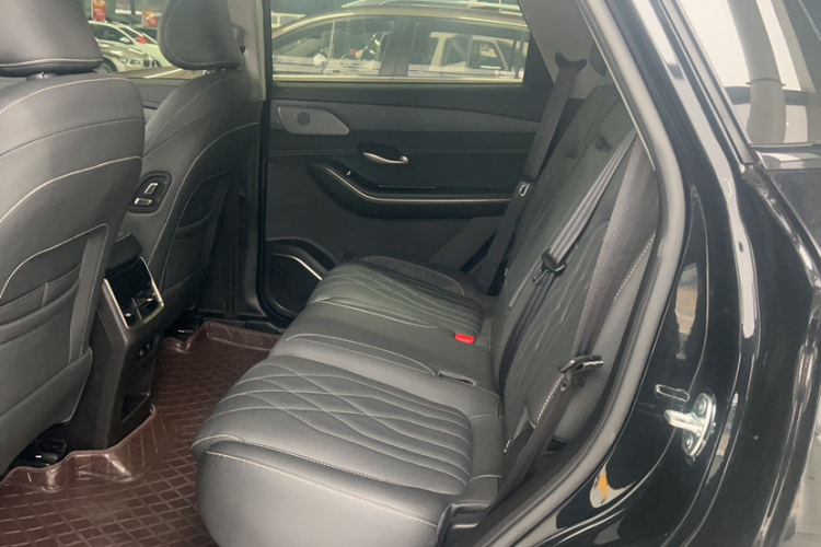 捷途山海L9 2024款 1.5TD 2DHT Pro 7座中控内饰7004