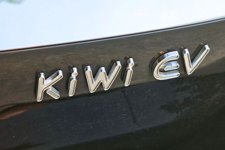 宝骏KiWi EV 2023款 智潮版 磷酸铁锂车身外观6006