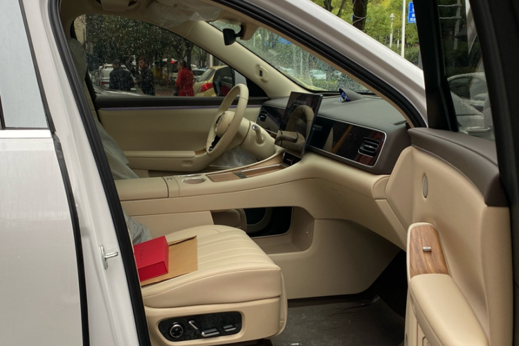 鸿蒙智行 问界M7 2026款 增程 Max四驱版 5座中控内饰7007