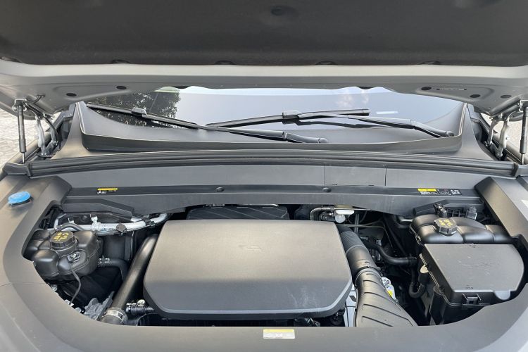 理想汽车 理想L8 2023款 Max中控内饰7011