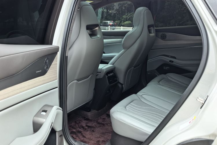 腾势N7 2023款 长续航性能Max版中控内饰7002