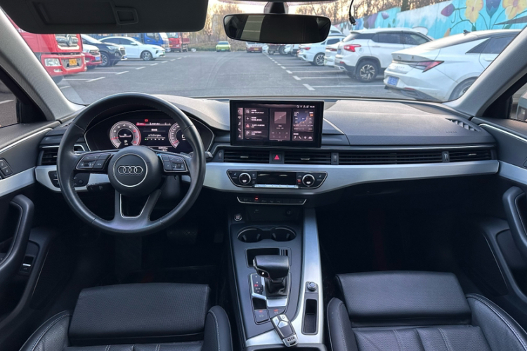 奥迪A4L 2020款 40 TFSI 豪华动感型中控内饰7001