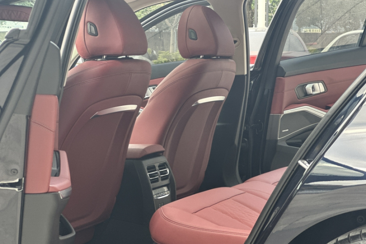 宝马3系 2023款 325Li M运动曜夜套装中控内饰7003