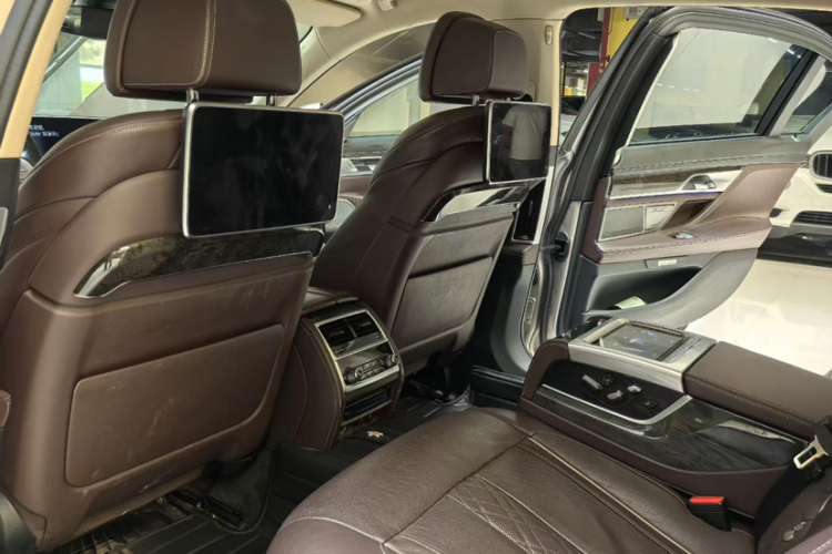 宝马7系 2016款 730Li 豪华型中控内饰7003