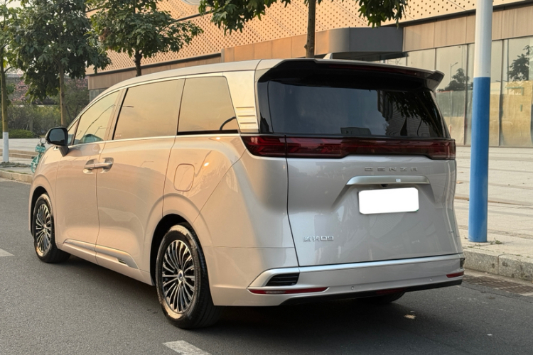 腾势D9 2022款 DM-i 1040 尊贵型车身外观6006