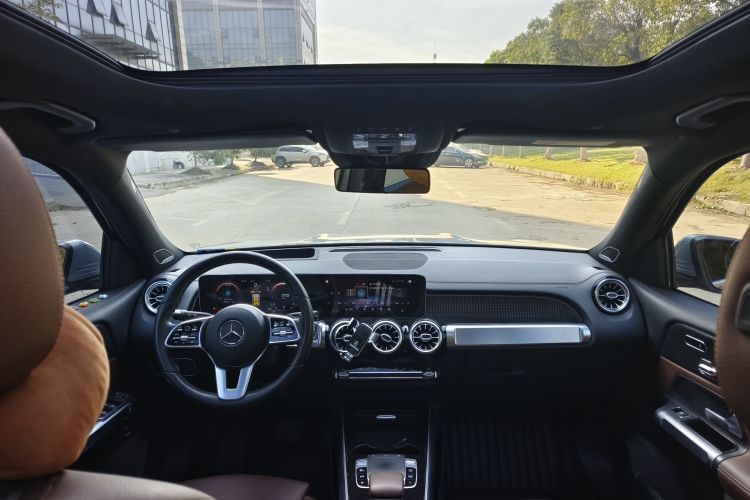 奔驰GLB 2020款 GLB 200 时尚型局部细节22