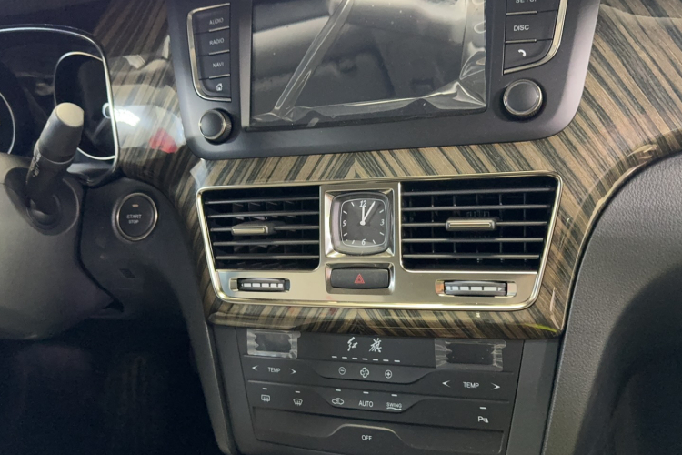 红旗H7 2021款 1.8T 公务版中控内饰7002