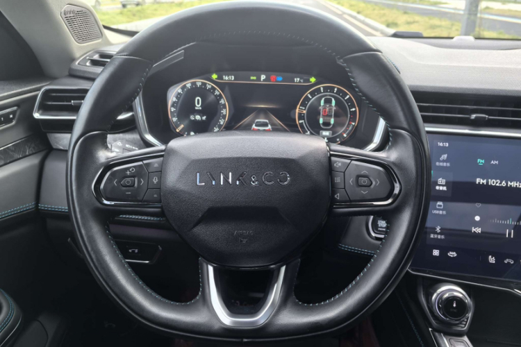 领克05 2022款 2.0TD 两驱耀Halo中控内饰7007