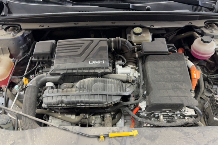 比亚迪 秦PLUS 2023款  冠军版 DM-i 120KM超越型局部细节24