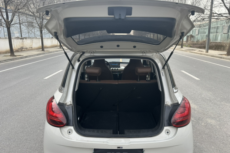 五菱汽车 五菱缤果 2023款 203km 轻享款中控内饰7013