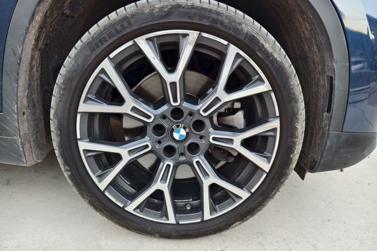 宝马X1 2022款 改款 xDrive25Li 尊享型车身外观6005