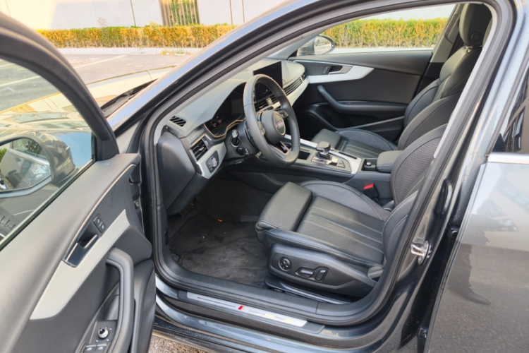 奥迪A4L 2023款 40 TFSI 时尚动感型中控内饰7002