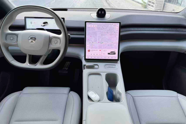 蔚来ES6 2024款 75kWh中控内饰7003