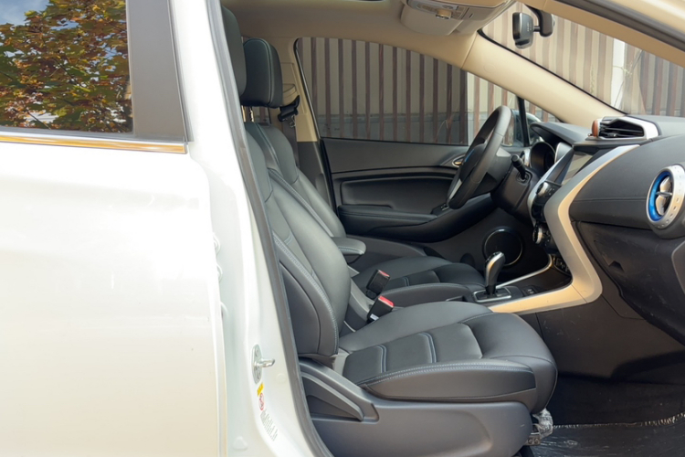 比亚迪 元新能源 2018款 EV360 智联创酷型局部细节41