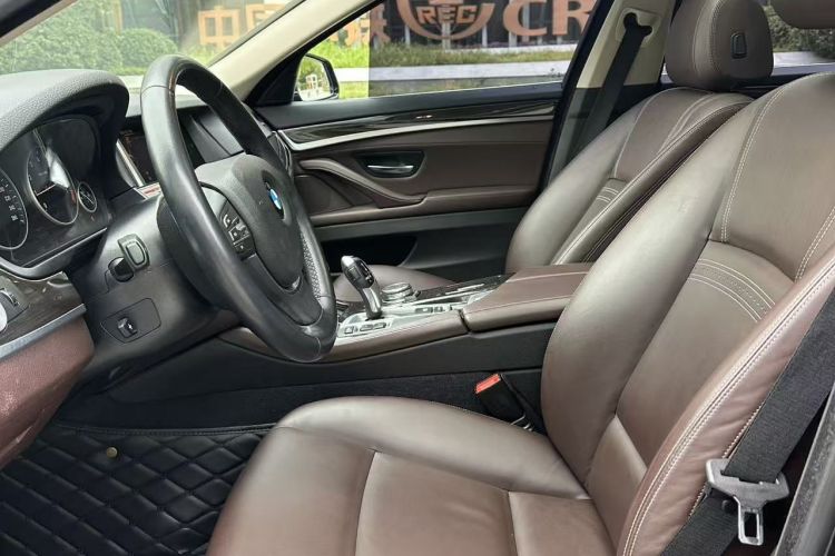 宝马5系 2014款 525Li 豪华设计套装中控内饰7005