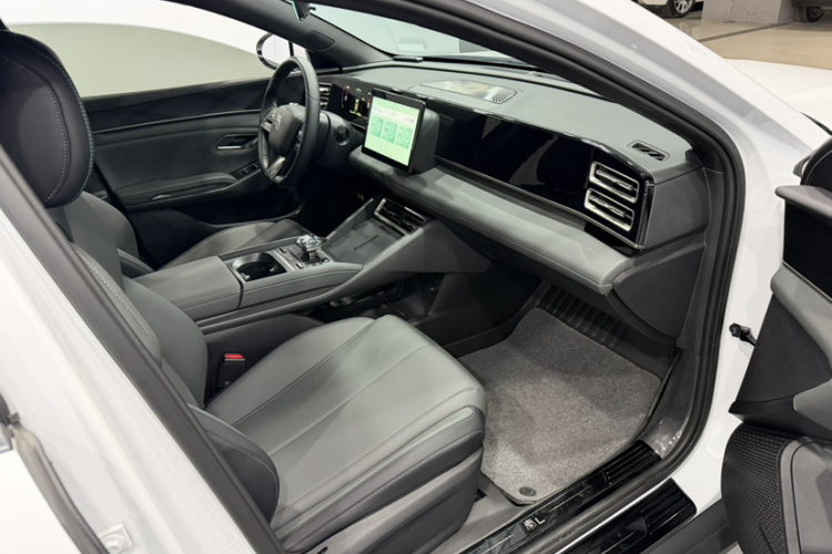 比亚迪 秦L 2024款 DM-i 80KM领先型中控内饰7005