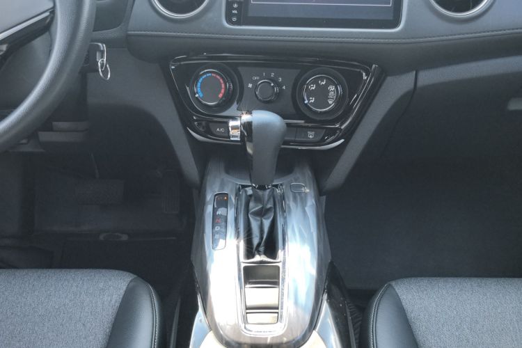 本田XR-V 2019款 1.5L CVT舒适版 国V中控内饰7005