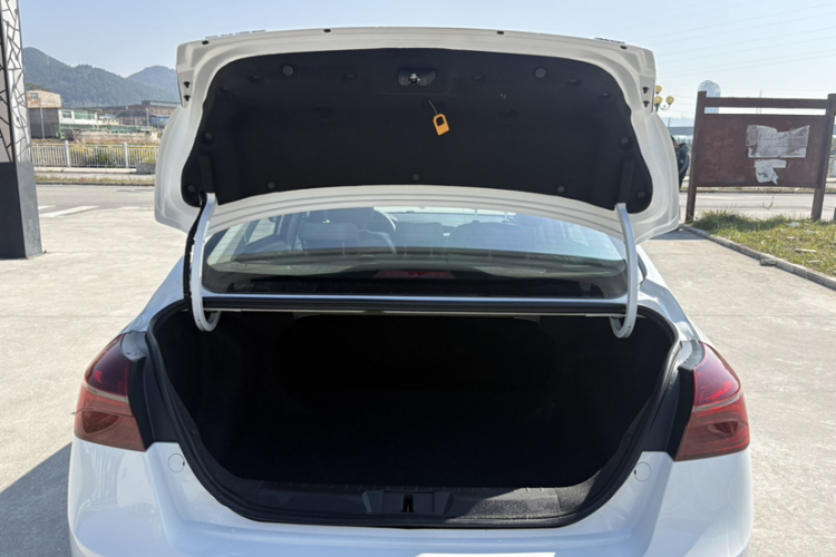 吉利汽车 帝豪 2020款 1.5L CVT向上版中控内饰7005