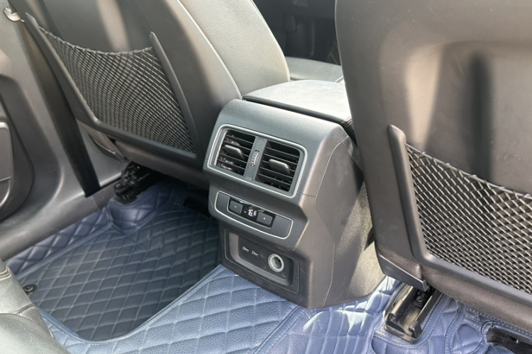 奥迪Q5L 2018款 40 TFSI 荣享时尚型 国V中控内饰7009