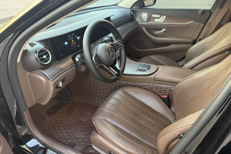 奔驰E级 2021款 E 300 L 尊贵型中控内饰7002