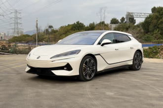 腾势Z9GT 2024款 1100四驱Ultra版