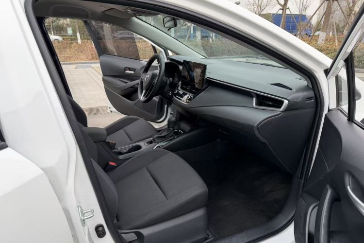 丰田 雷凌 2023款 TNGA 1.5L CVT领先版局部细节41