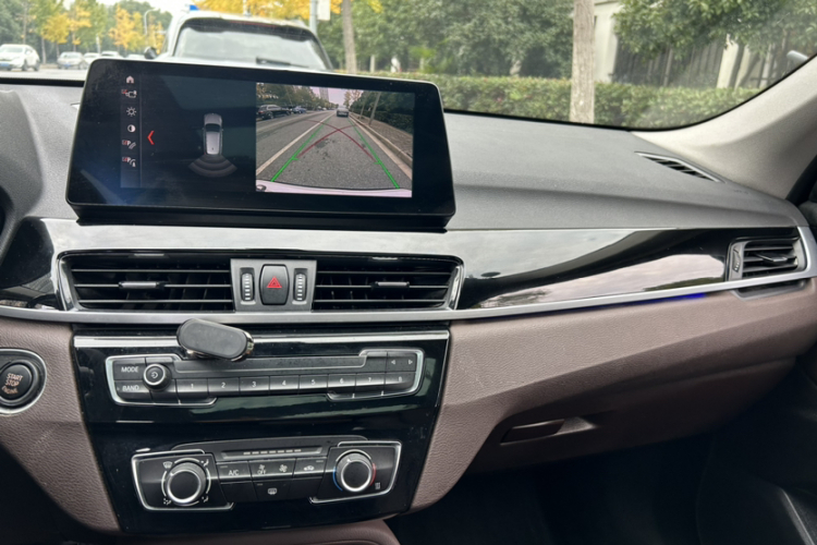 宝马X1 2021款 sDrive20Li 时尚型中控内饰7002