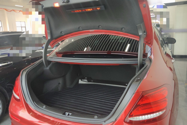 奔驰E级(进口) 2019款 E 260 运动版局部细节23