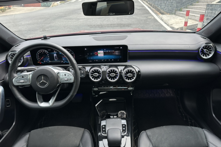 奔驰A级 2020款 A 200 L 运动轿车中控内饰7005