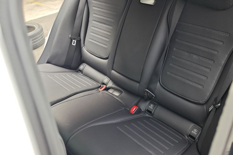 奔驰C级 2022款 C 200 L 运动版中控内饰7002