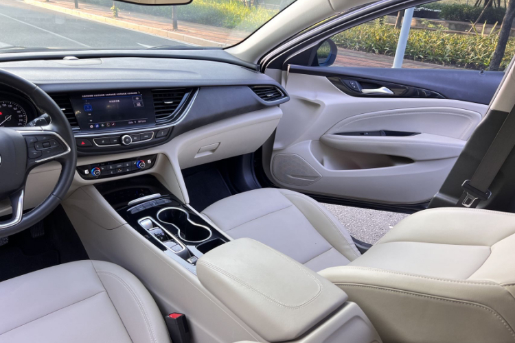 别克 君威 2020款 552T 精英型中控内饰7006