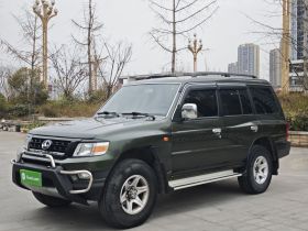 猎豹汽车 猎豹Q6 2015款 2.4L 手动四驱卓越型