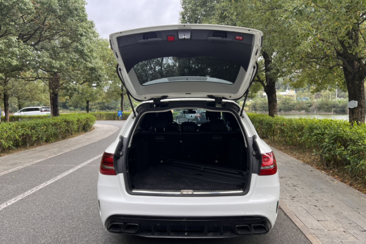 奔驰C级(进口) 2020款 C 260 旅行轿车局部细节23