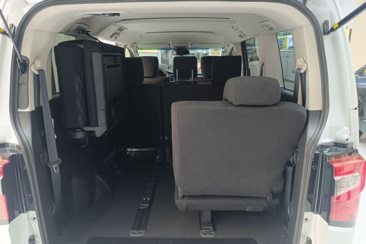 东南 得利卡 平行进口 豪华版 柴油 2.3T中控内饰7006