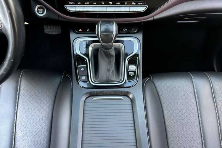 广汽传祺 传祺M6 2021款 270T DCT尊荣版（七座）中控内饰7010