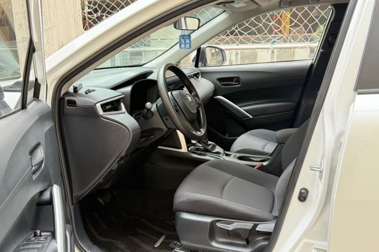 丰田 卡罗拉锐放 2023款 2.0L 精英版中控内饰7001