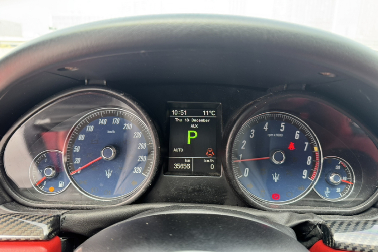 玛莎拉蒂 GranTurismo 2007款 4.2L 标准版中控内饰15