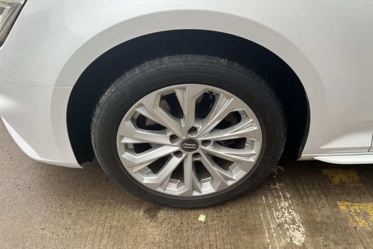 奥迪A4L 2019款 40 TFSI 进取型 国VI车身外观6009