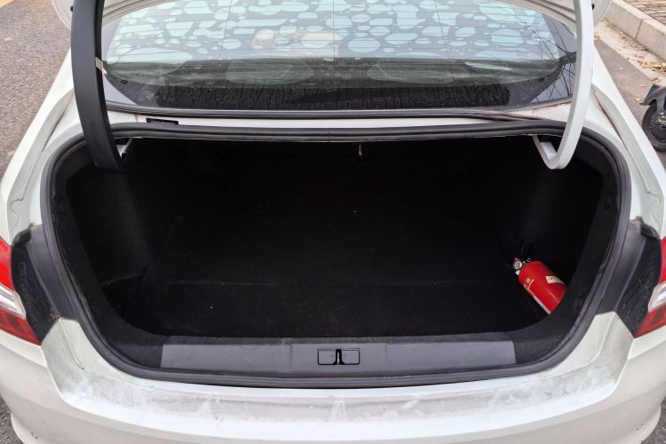 标致408 2014款 1.8L 自动豪华版局部细节23