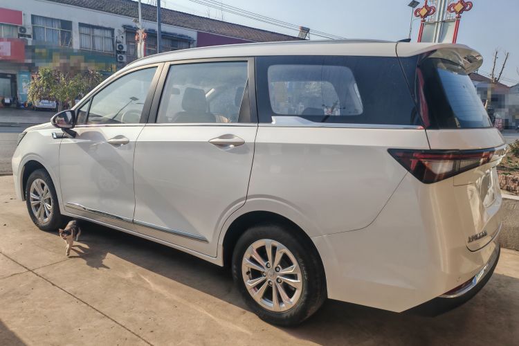 五菱汽车 五菱佳辰 2022款 1.5T 手动舒享活力型车身外观6003