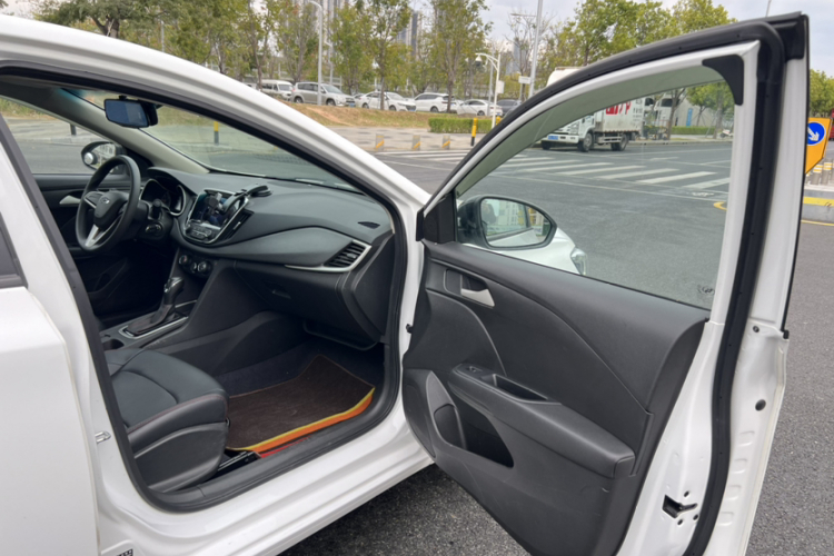 雪佛兰 科鲁泽 2019款 Redline 320T 双离合欢快版 国VI局部细节41